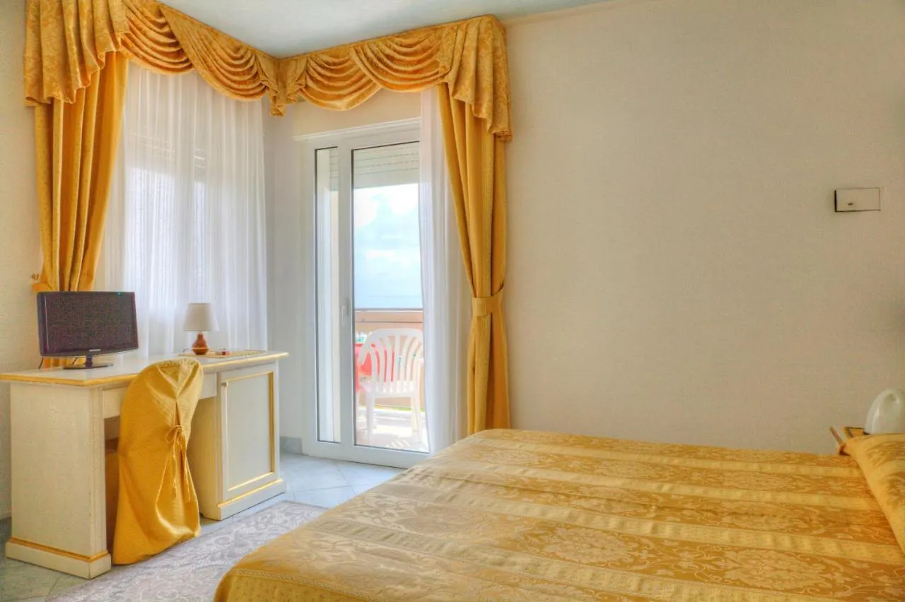 Hotel Elpiro Lido di Jesolo 4*,  Olaszország