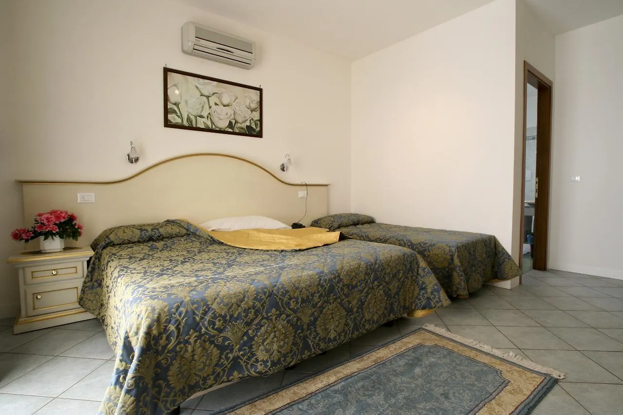 ****  Hotel Elpiro Lido di Jesolo Olaszország